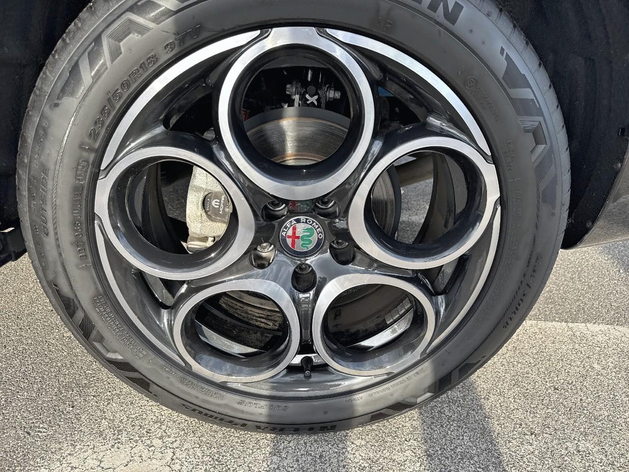 Alfa Romeo Alfa Romeo Tonale usata, con 4 freni a disco con 2 dischi ventilati