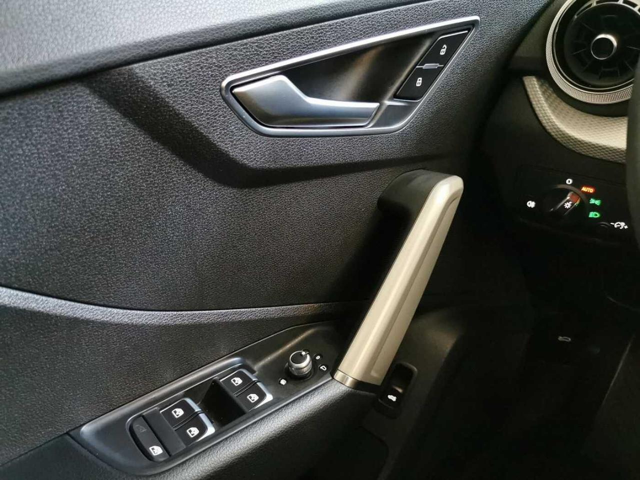 Audi Audi Q2 usata 10