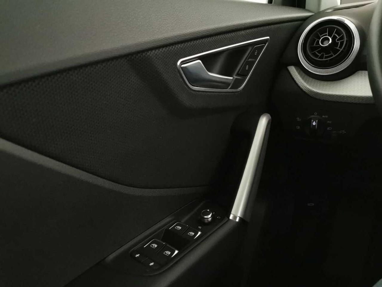 Audi Audi Q2 usata 8