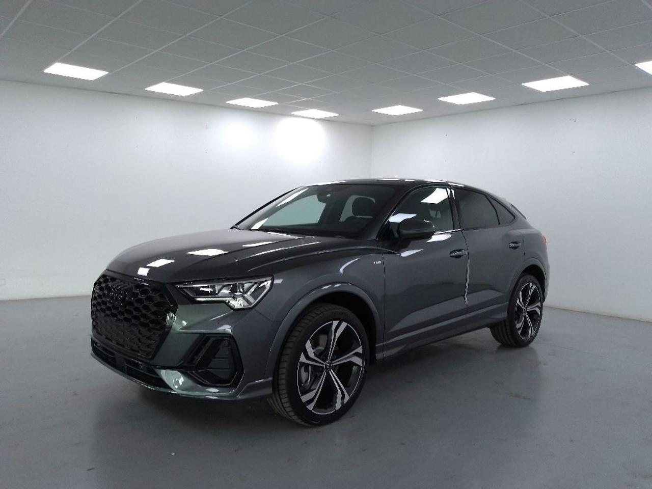 audi q3 q3 sportback 40 2.0 tdi identity black quattro 193cv usata