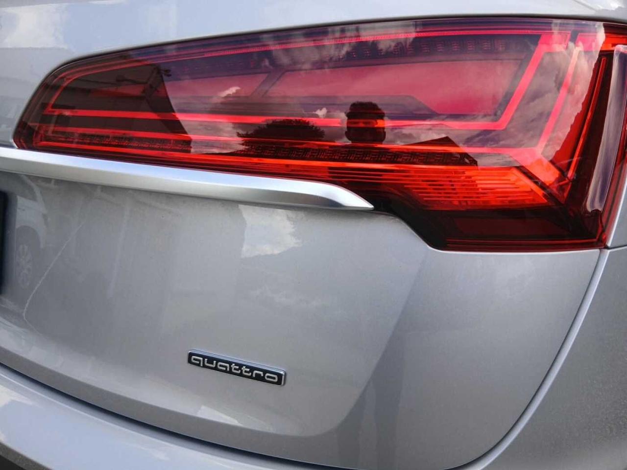 Audi Audi Q5 usata, con appoggiabraccia posteriore centrale