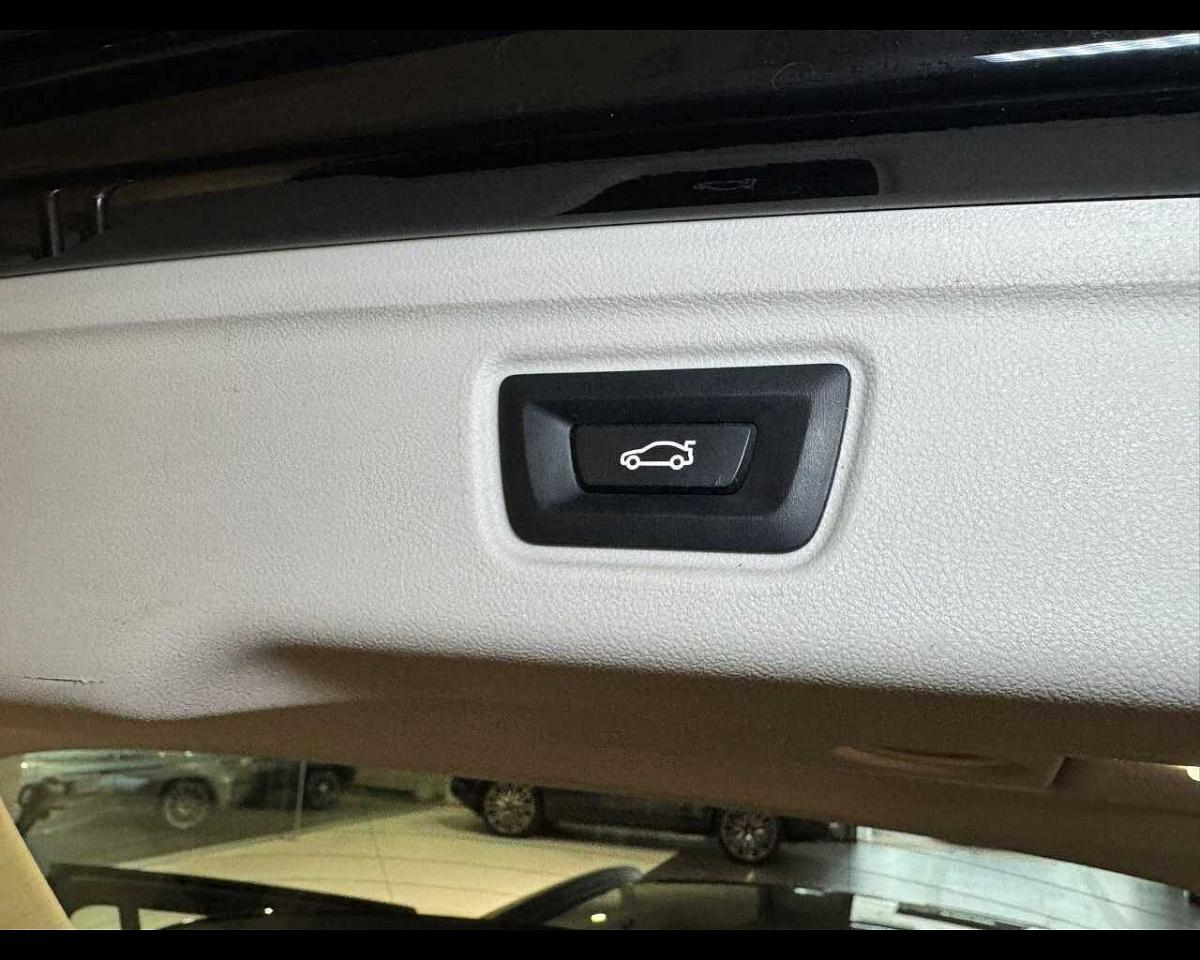 BMW Bmw Serie 3 usata, con bracciolo porta oggetti