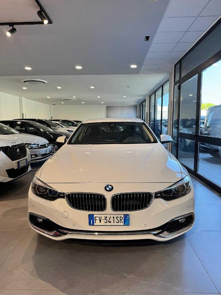 BMW Bmw Serie 4 usata, con badge con nome modello sul portellone posteriore lato destro