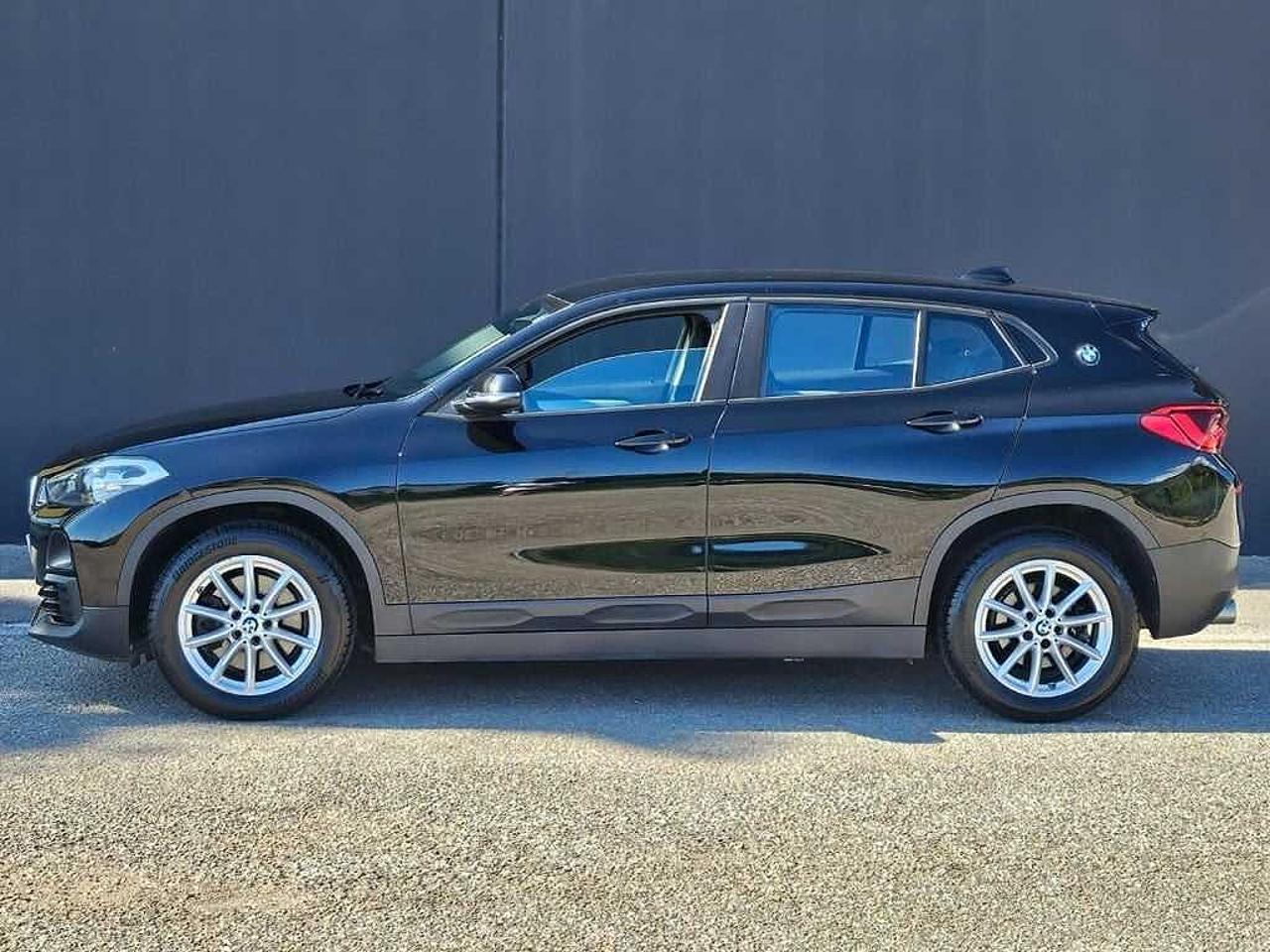 BMW Bmw X2 usata, con aeroblades in nero lucido posizionati sotto lo spoiler posteriore