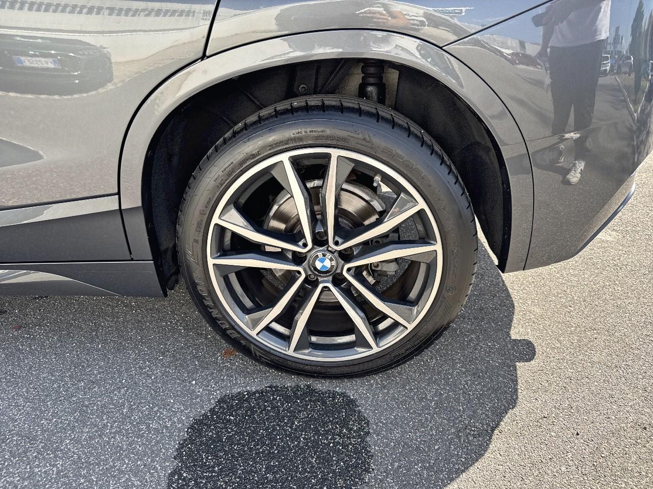 BMW Bmw X2 usata, con 6 altoparlanti subwoofer