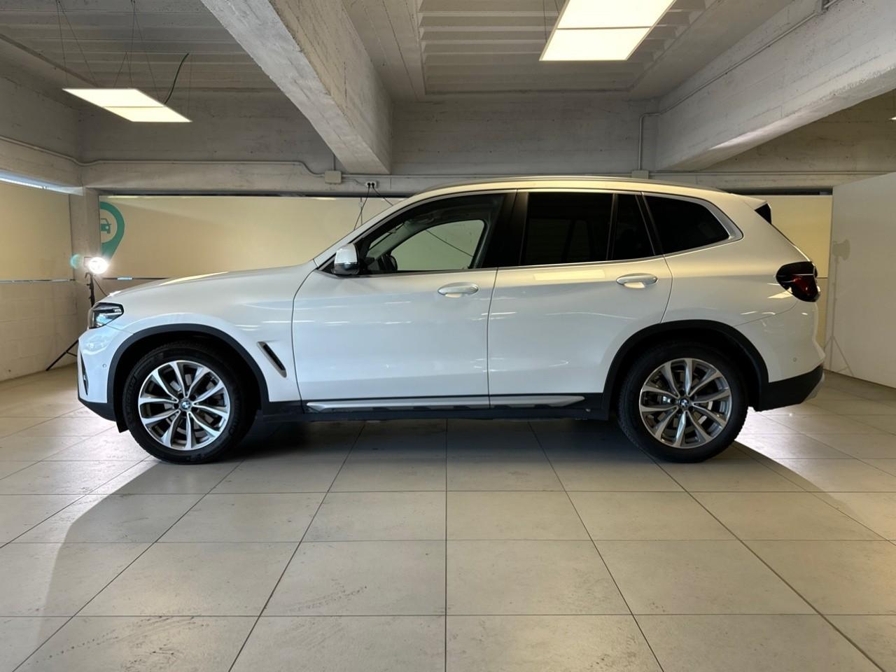 BMW Bmw X3 usata, con assistenza al parcheggio posteriore, parch compl autom/perpend/uscita e frenata automatica durante parcheggio