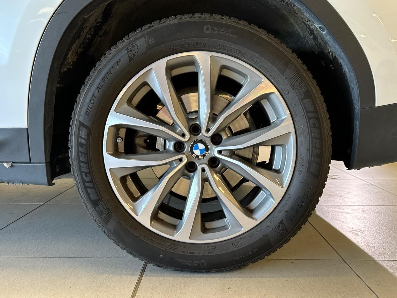 BMW Bmw X3 usata, con 5,1 display multifunzionale Pannello strumenti 1, rotella e 13,0, 10,3 display multifunzionale touch screen, Plancia 1, rotella e 26,2