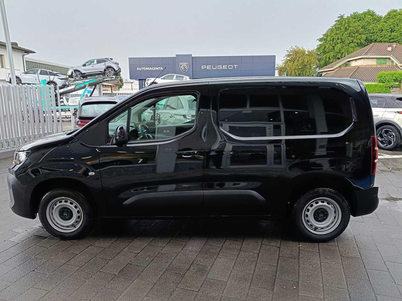 Citroën Citroën Berlingo usata, con anelli fermacarico (6 sul pavimento)
