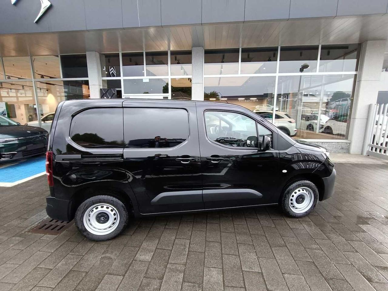 Citroën Citroën Berlingo usata, con calotte dei retrovisori nere