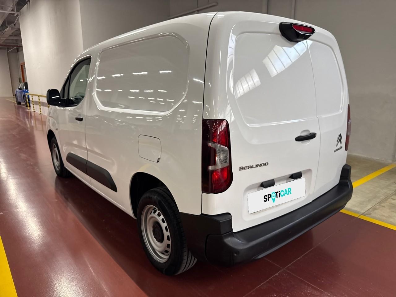 Citroën Citroën Berlingo usata, con dimensioni vano di carico lunghezza (mm) 1.817, larghezza (mm) 1.630, larghezza tra i passaruota (mm) 1.229, altezza (mm) 1.200 e volume l. 3.300