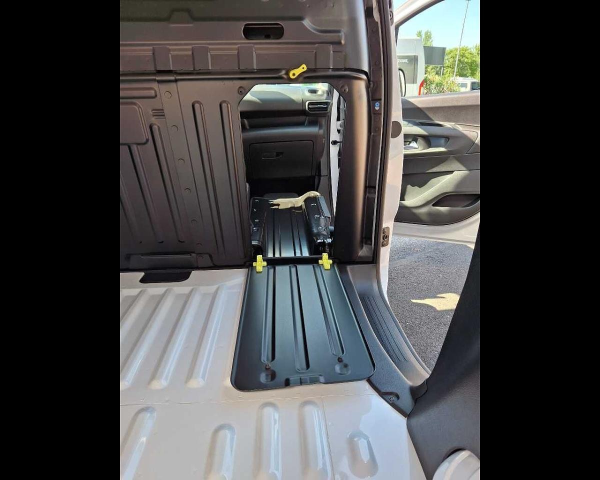 Citroën Citroën Berlingo usata, con anelli fermacarico (6 sul pavimento)