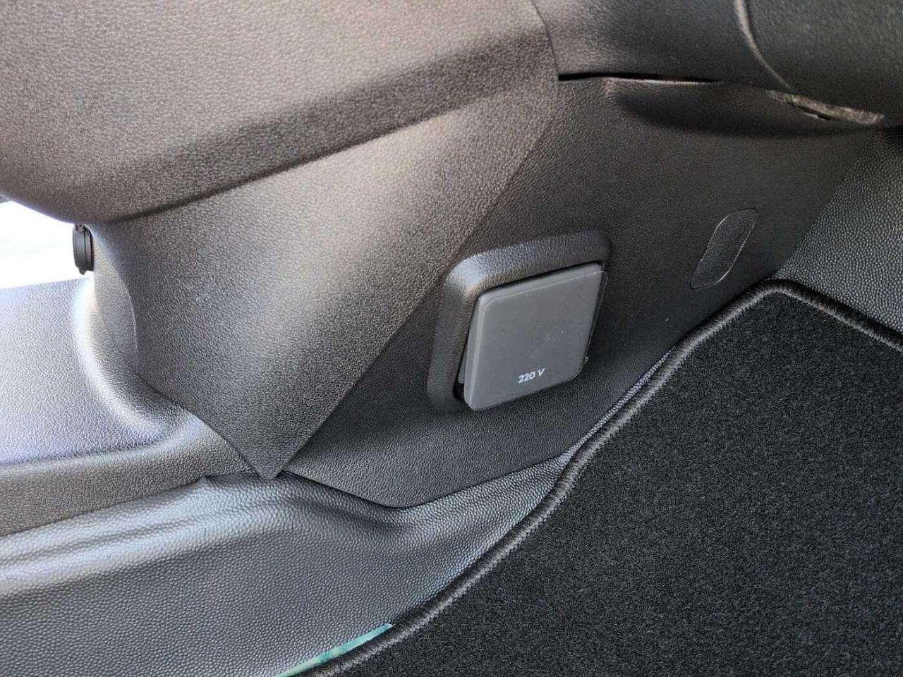Citroën Citroën Berlingo usata, con appoggiatesta regolabili in altezza