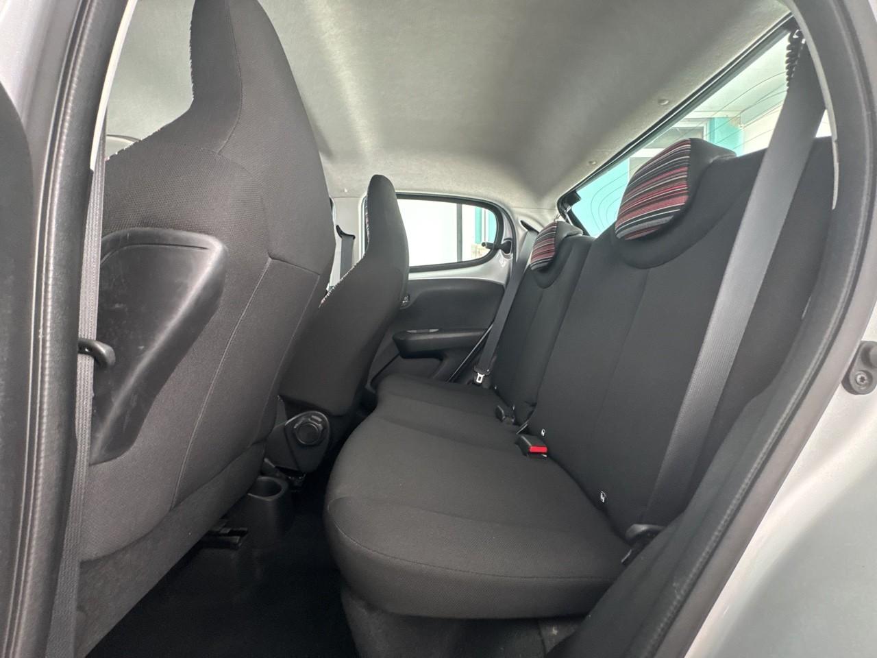 Citroën Citroën C1 usata, con 2 poggiatesta sedili ant., 2 poggiatesta sedili post. , con reg. in altezza