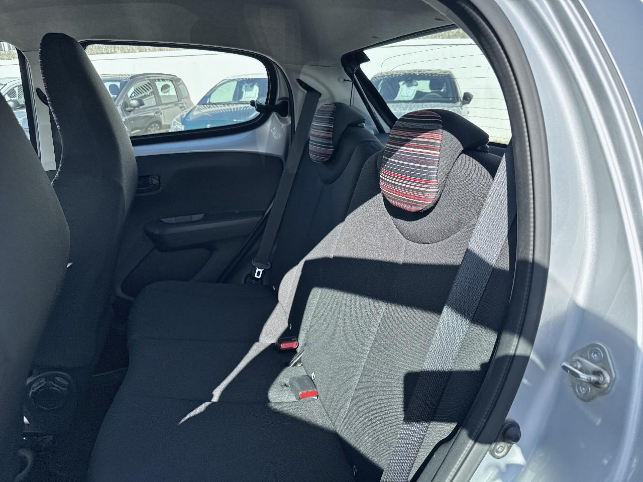 Citroën Citroën C1 usata, con 2 poggiatesta sedili ant., 2 poggiatesta sedili post. , con reg. in altezza