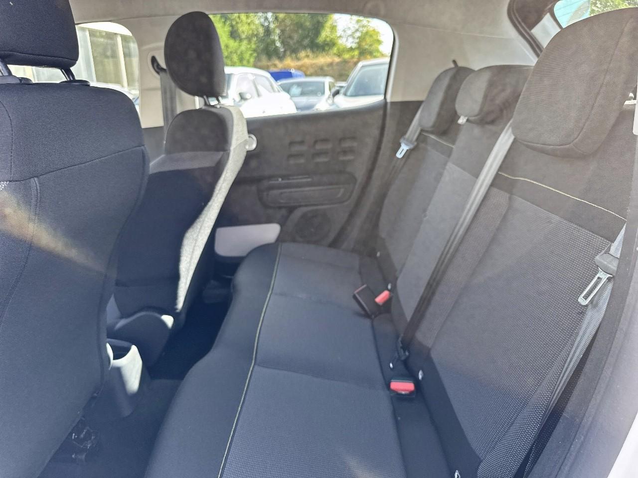 Citroën Citroën C3 usata, con 2 poggiatesta sedili ant. , con reg. in altezza, 3 poggiatesta sedili post. , con reg. in altezza