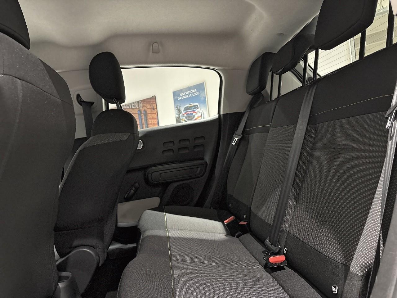 Citroën Citroën C3 usata, con 2 poggiatesta sedili ant. , con reg. in altezza, 3 poggiatesta sedili post. , con reg. in altezza