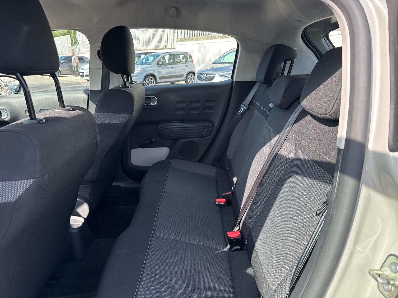 Citroën Citroën C3 usata, con 2 poggiatesta sedili ant. , con reg. in altezza, 3 poggiatesta sedili post. , con reg. in altezza