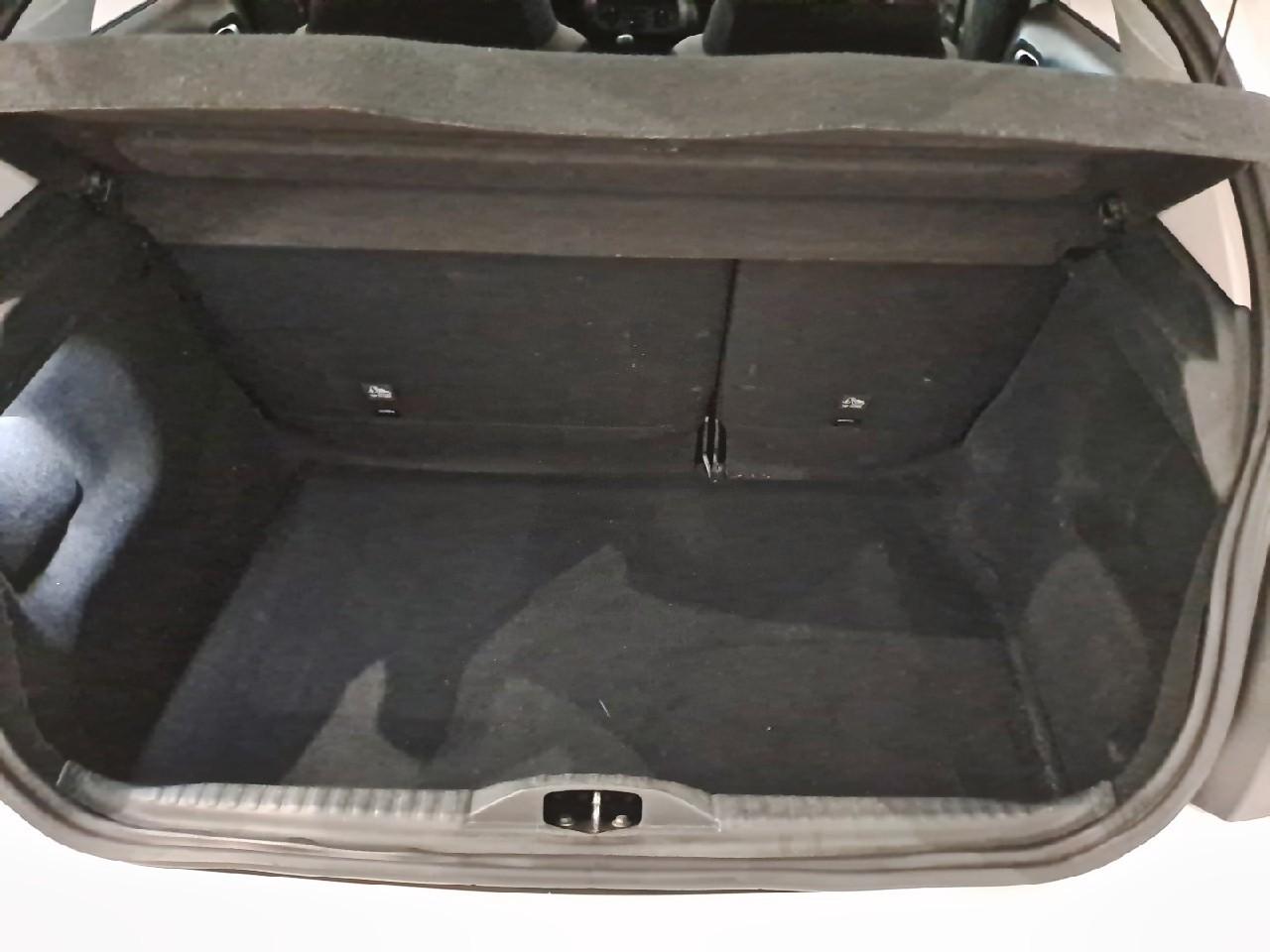 Citroën Citroën C3 usata, con comandi audio al volante