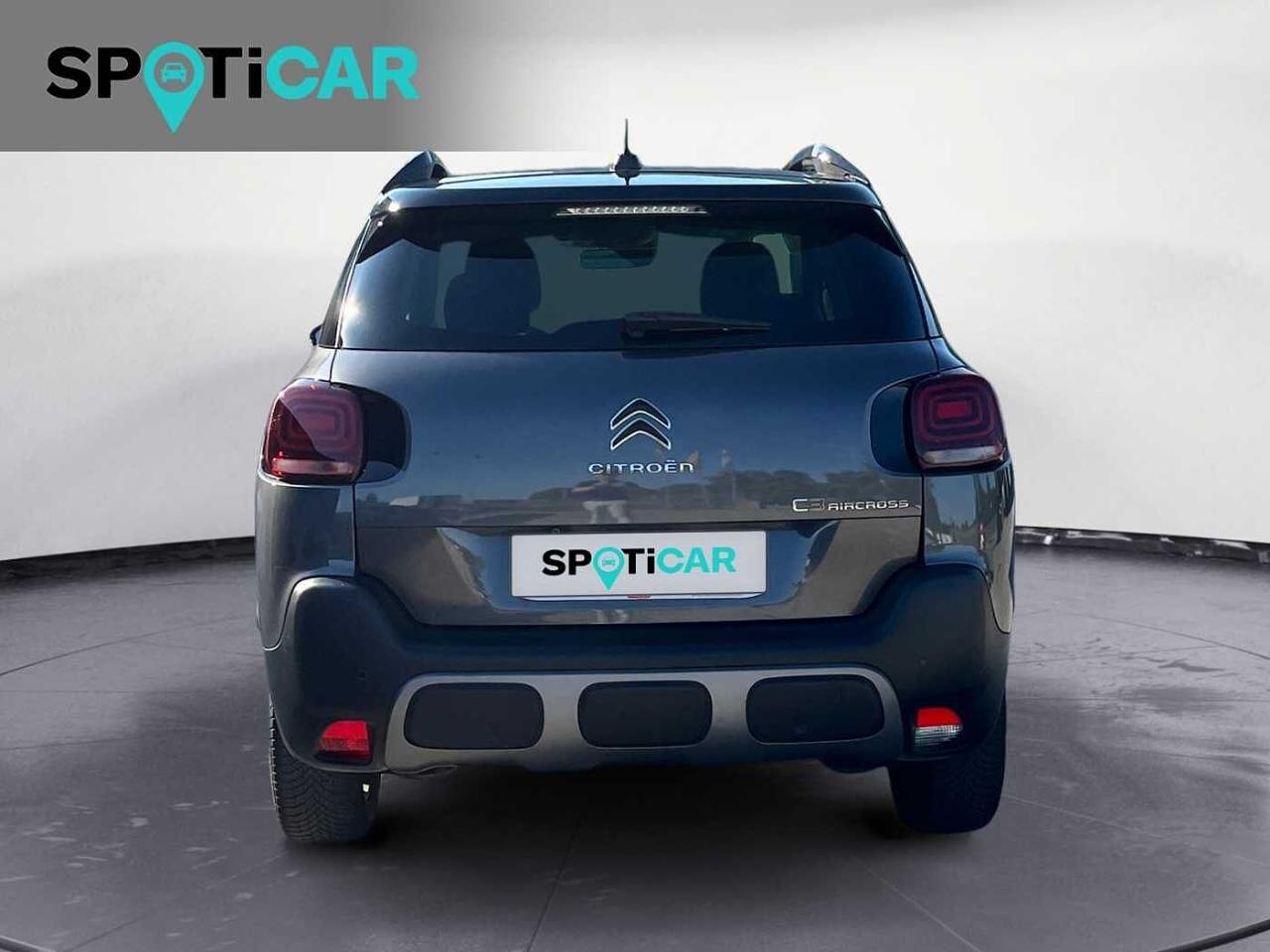 Citroën Citroën C3 Aircross usata, con decori cromati sul quadro strumenti e sulla console centrale