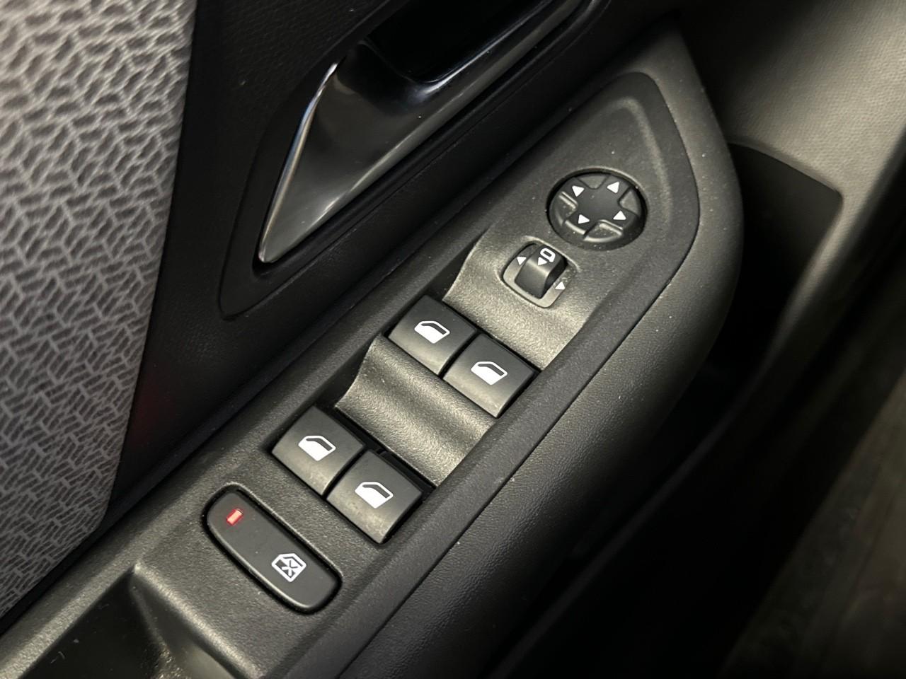 Citroën Citroën C4 usata, con attivazione vocale include sistema audio, include comandi telefono, include comandi sistema navigazione e include comandi climatizzatore