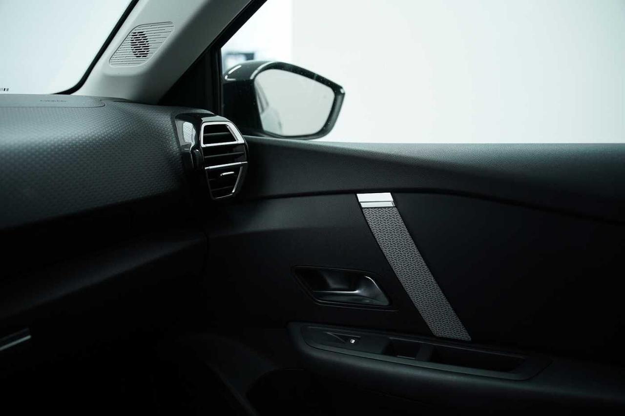 Citroën Citroën C4 usata, con alette parasole interne con luci a led
