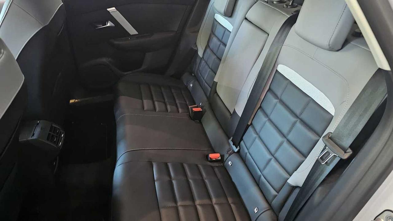 Citroën Citroën C4 usata, con 2 prese USB in prima fila (1 Type-C + 1 Type-A) + 1 presa USB in seconda fila (Type-A)