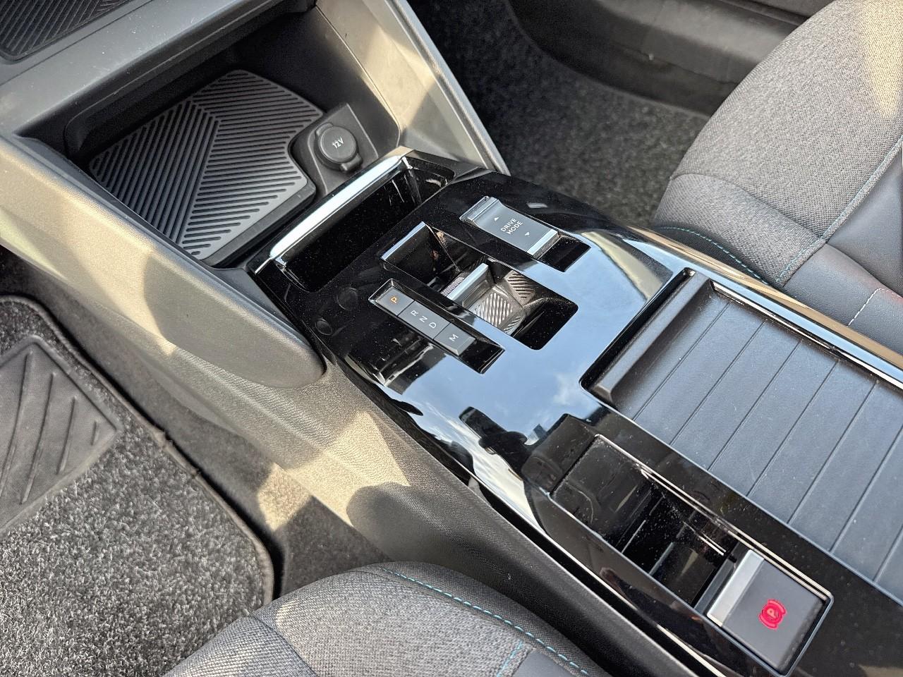 Citroën Citroën C4 usata, con attivazione vocale include sistema audio, include comandi telefono, include comandi sistema navigazione e include comandi climatizzatore