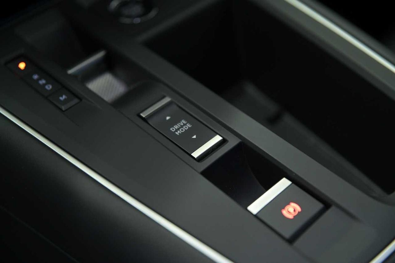 Citroën Citroën C5 Aircross usata, con barre al tetto finitura glossy black con inserto nero matt