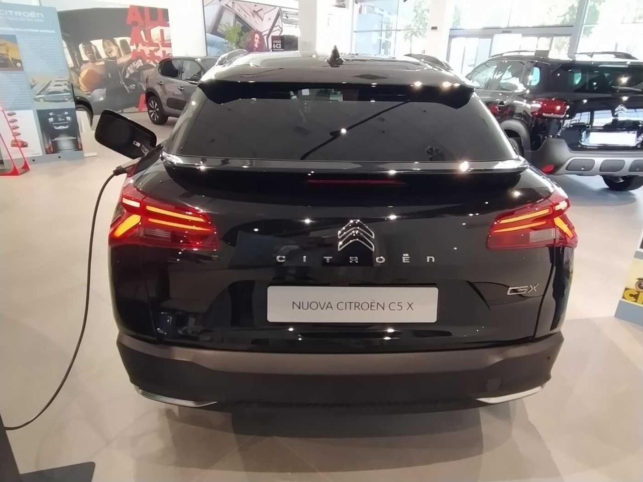 Citroën Citroën C5 usata, con bracciolo centrale posteriore con botola passaggio sci