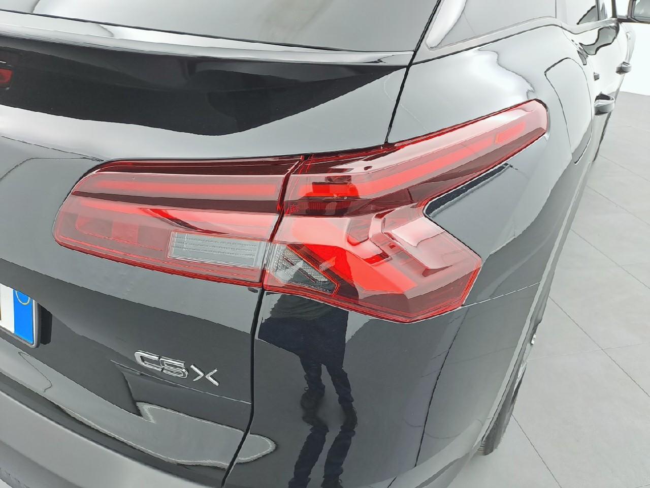 Citroën Citroën C5 usata, con allerta luci di emergenza