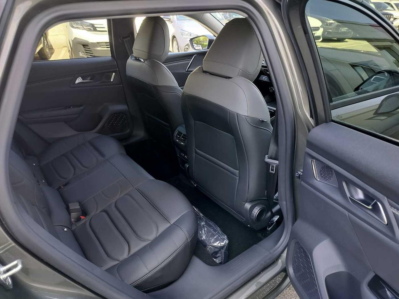 Citroën Citroën C5 usata, con comandi del cambio al volante