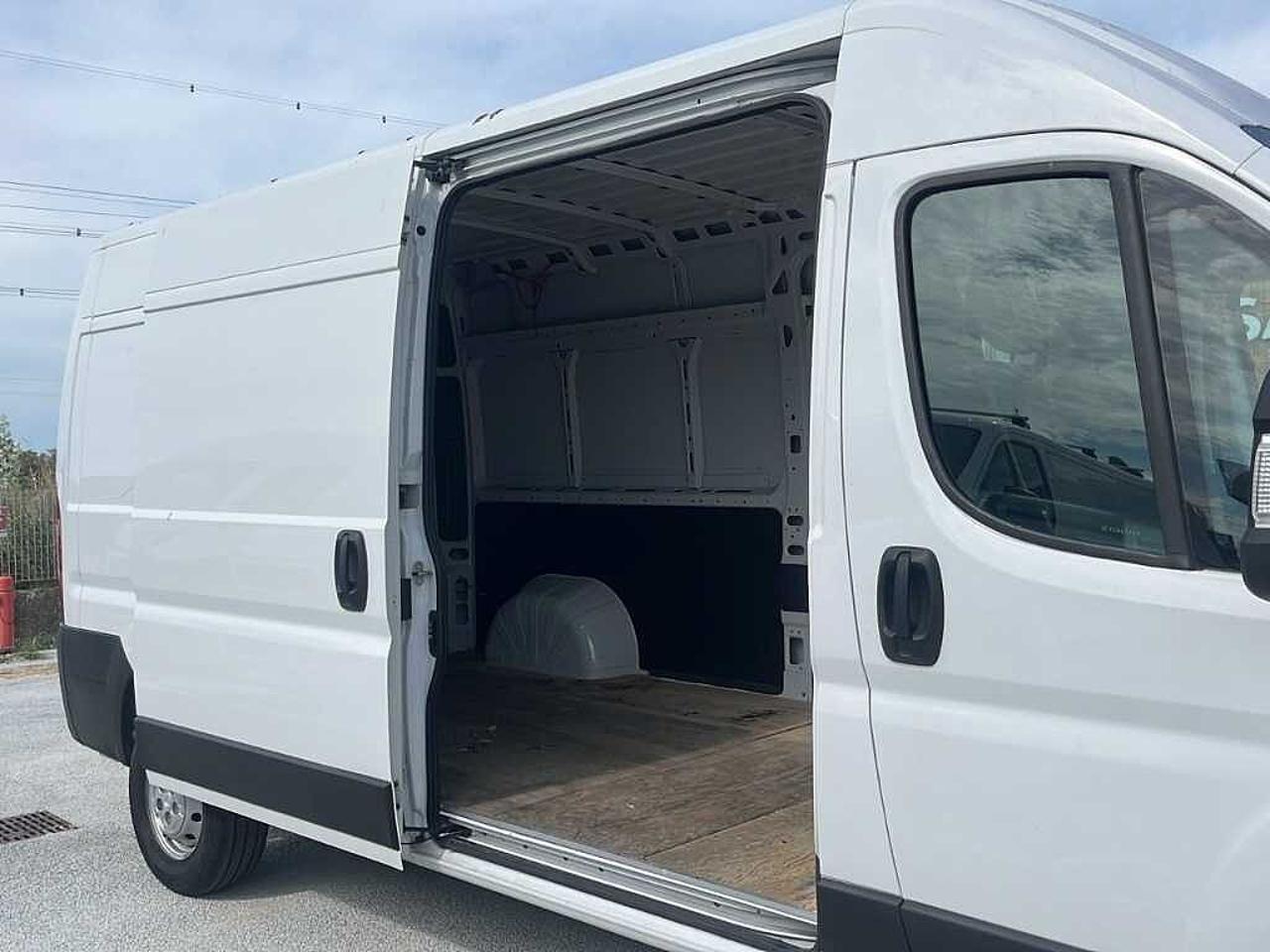 Citroën Citroën Jumper usata, con cassetto portaoggetti centrale e tavoletta portadocumenti