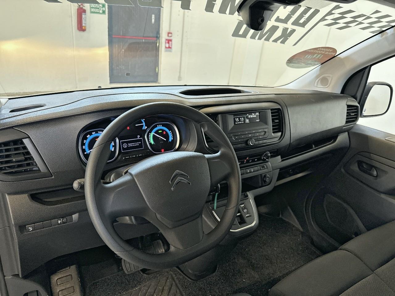 Citroën Citroën Jumpy usata, con Connettore di carica Type 2 (Mennekes), presa di ricarica AC 1 e anteriore laterale