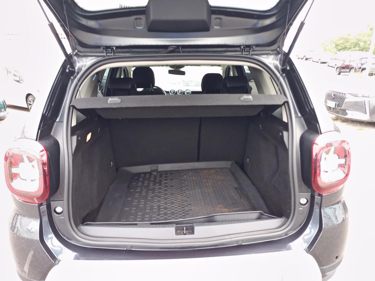 Dacia Dacia Duster usata, con comandi audio al volante