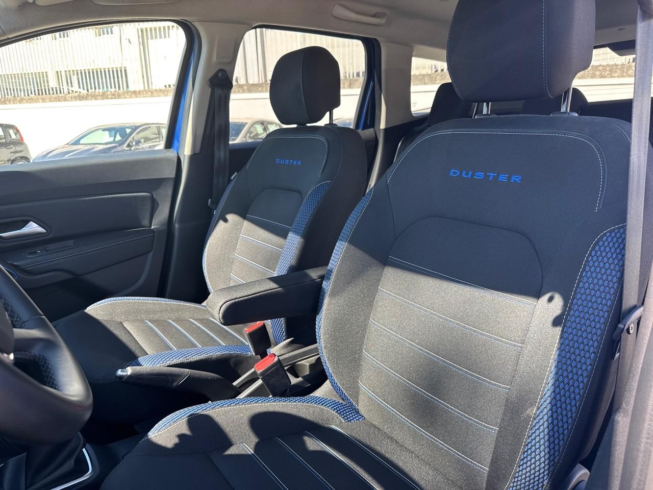 Dacia Dacia Duster usata, con computer con velocità media, consumo medio, consumo istantaneo e autonomia