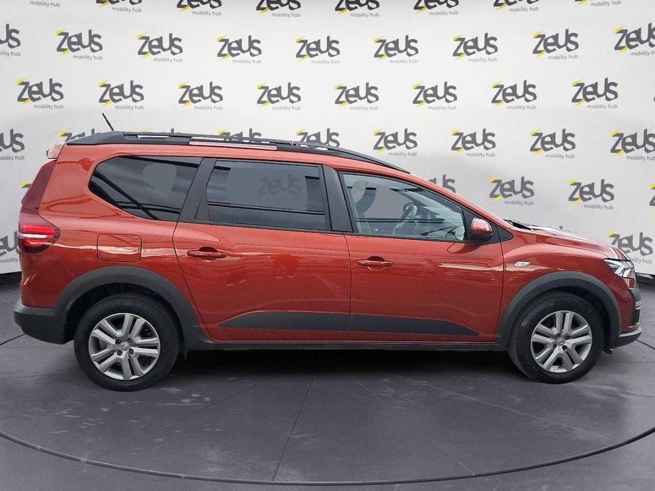 Dacia Dacia Jogger usata, con consolle centrale bassa