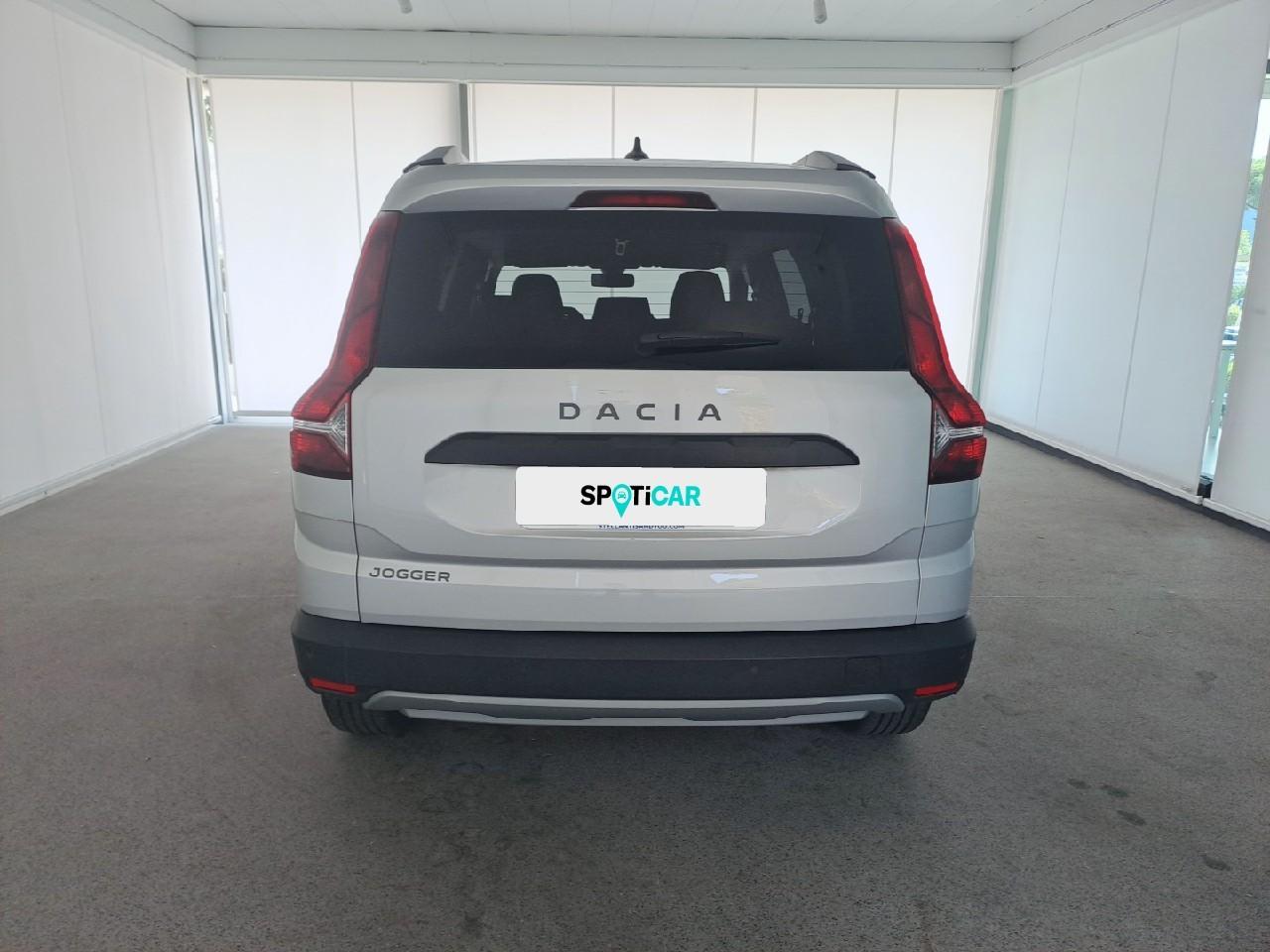 Dacia Dacia Jogger usata, con cinture sicurezza post. conducente, cinture sicurezza post. passeggero, cinture sicurezza post. centrale a 3 punti