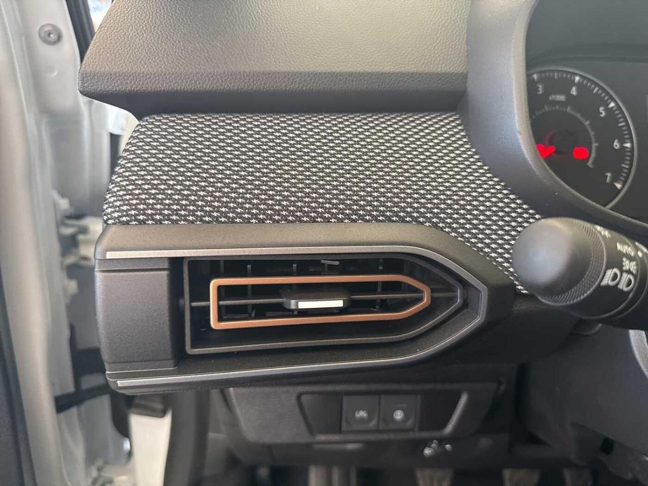 Dacia Dacia Sandero usata, con 6 marce