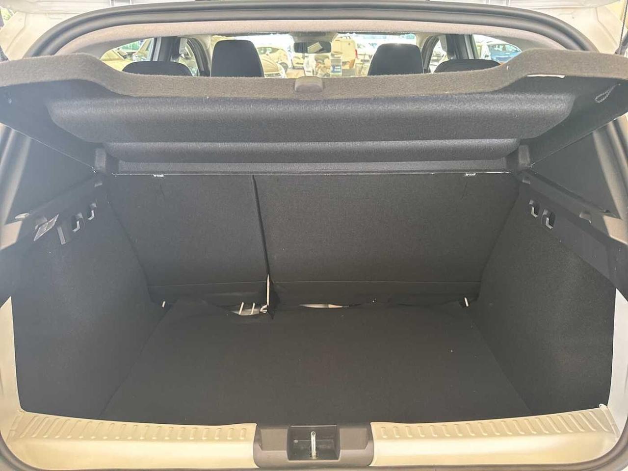 Dacia Dacia Sandero usata, con bracciolo porta oggetti