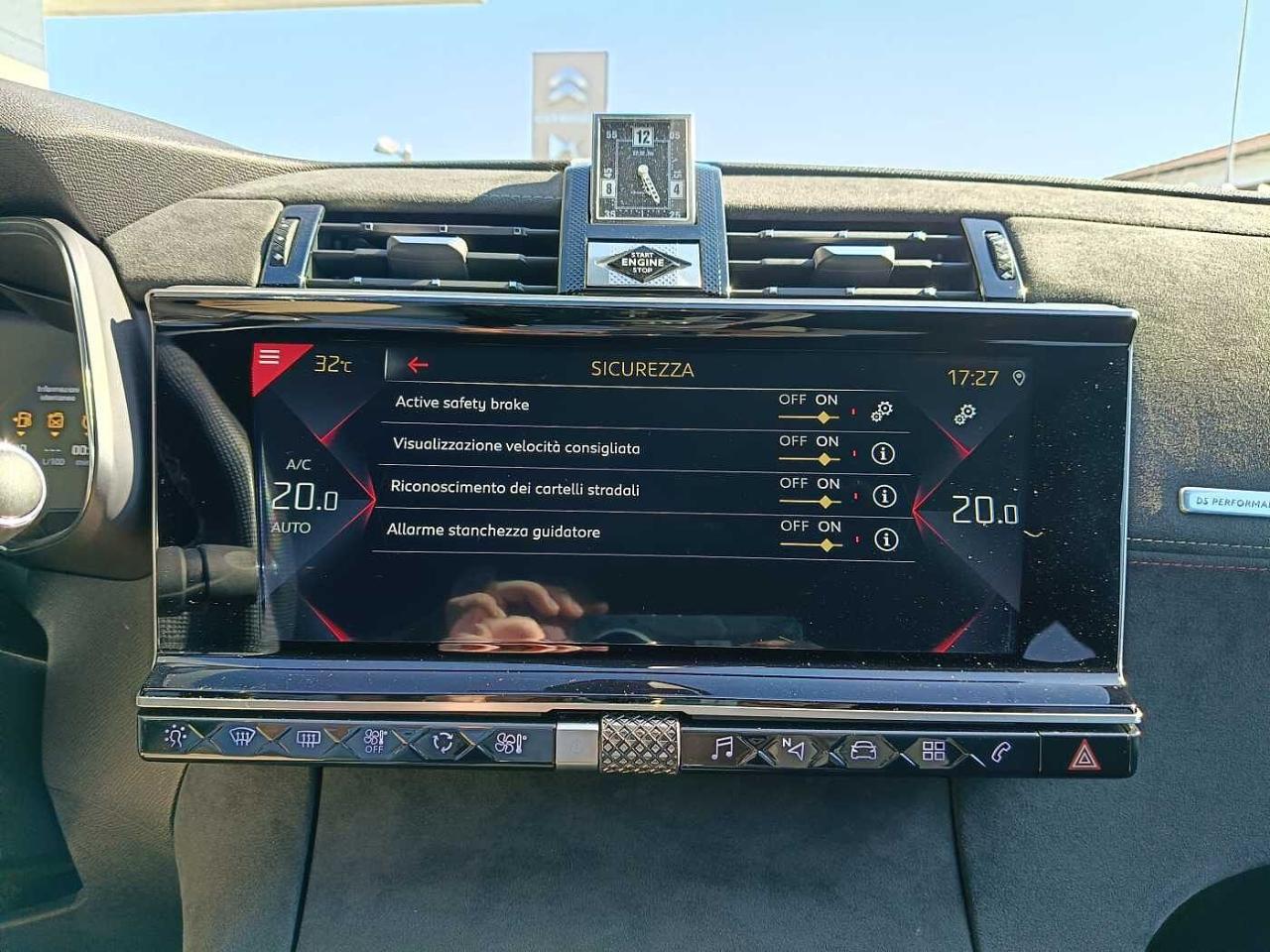 DS DS DS7 usata, con allestimento interno: alcantara