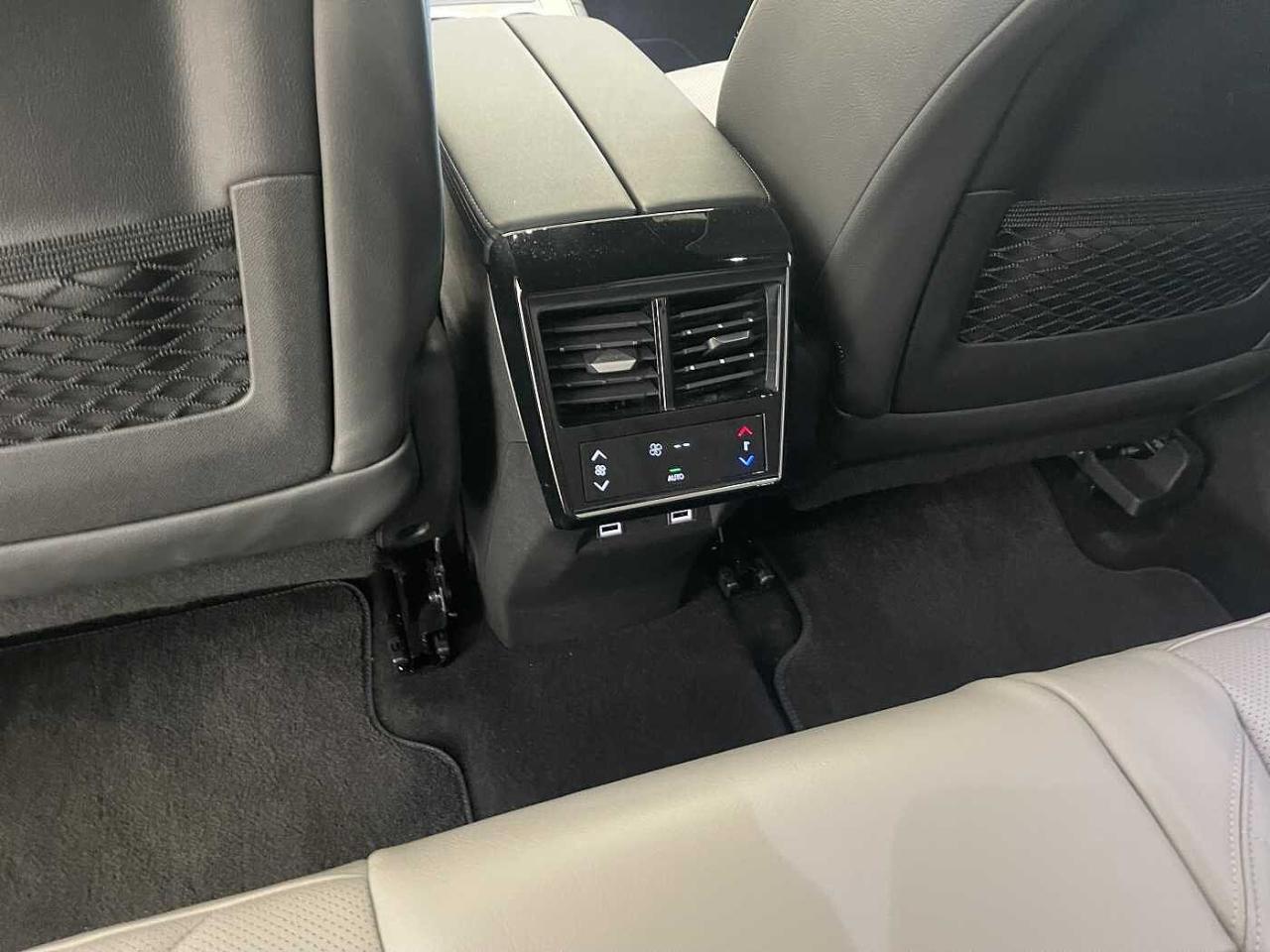 DS DS DS7 usata, con bracciolo porta oggetti