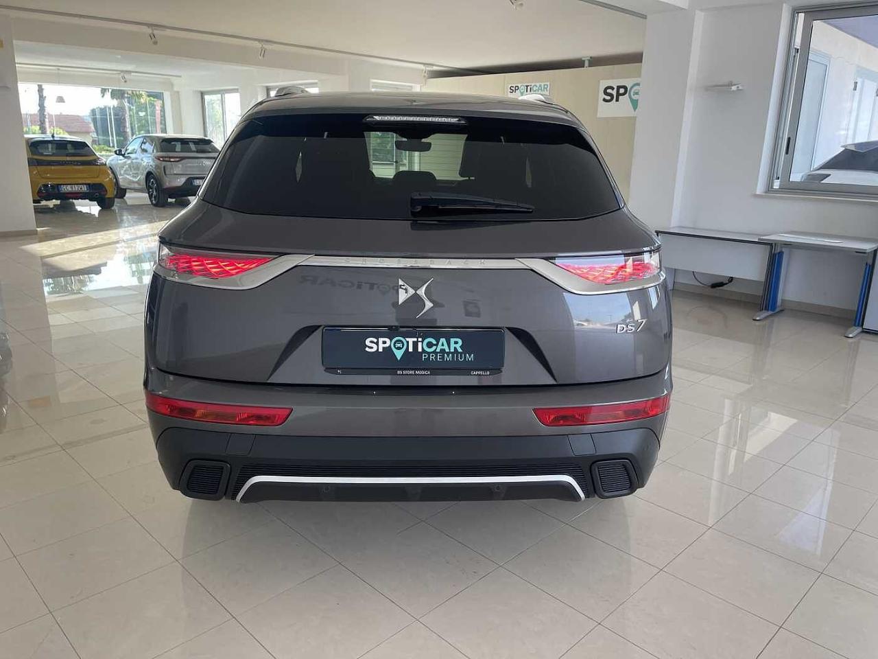 DS DS DS7 usata, con ds logo projection