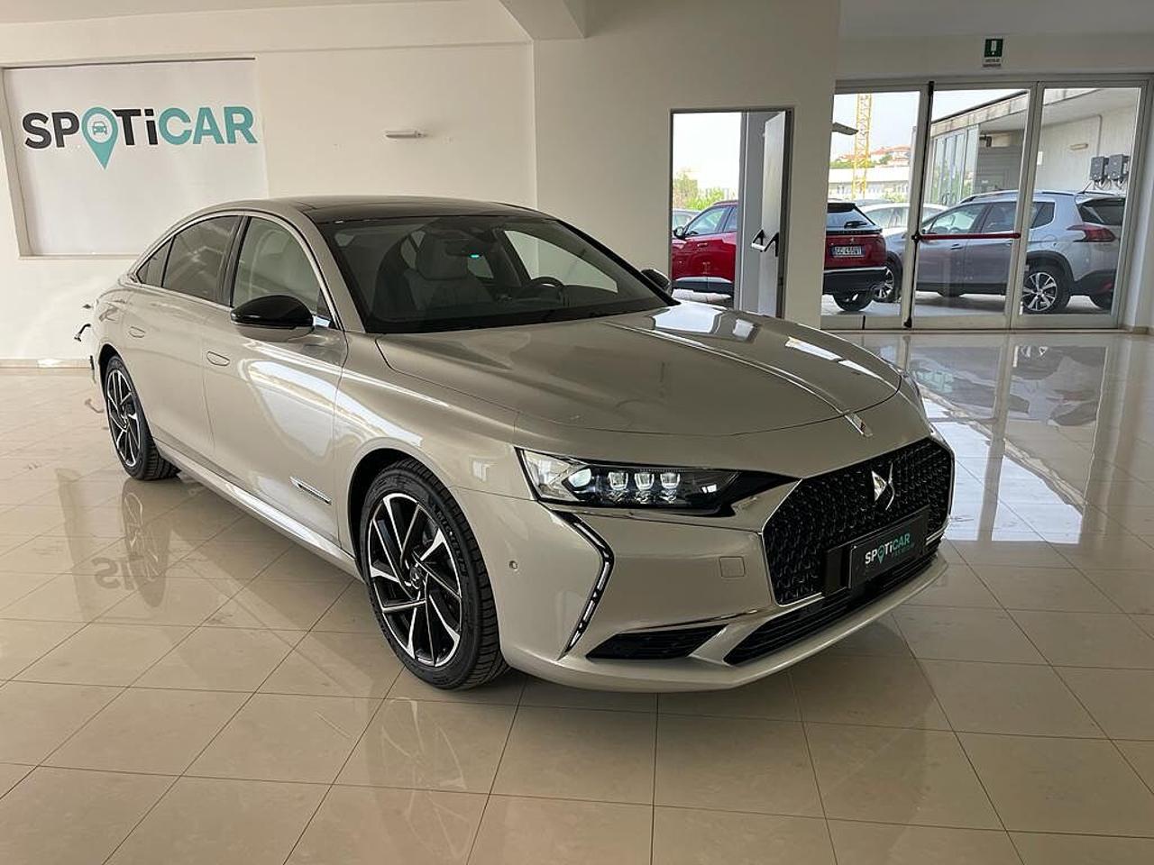 DS DS DS 9 usata, con cerchi in lega leggera