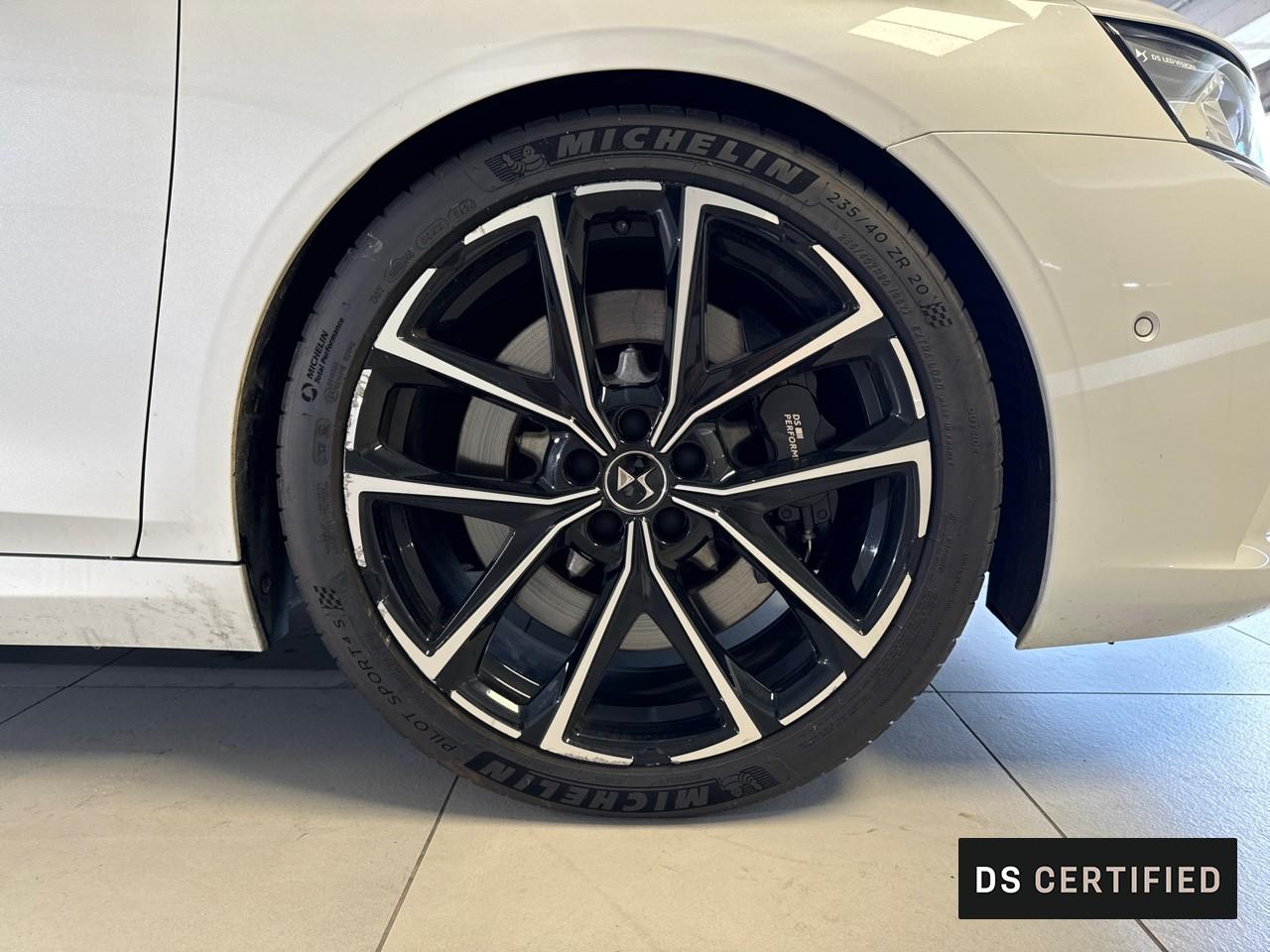 DS DS DS 9 usata, con 4 freni a disco con 2 dischi ventilati