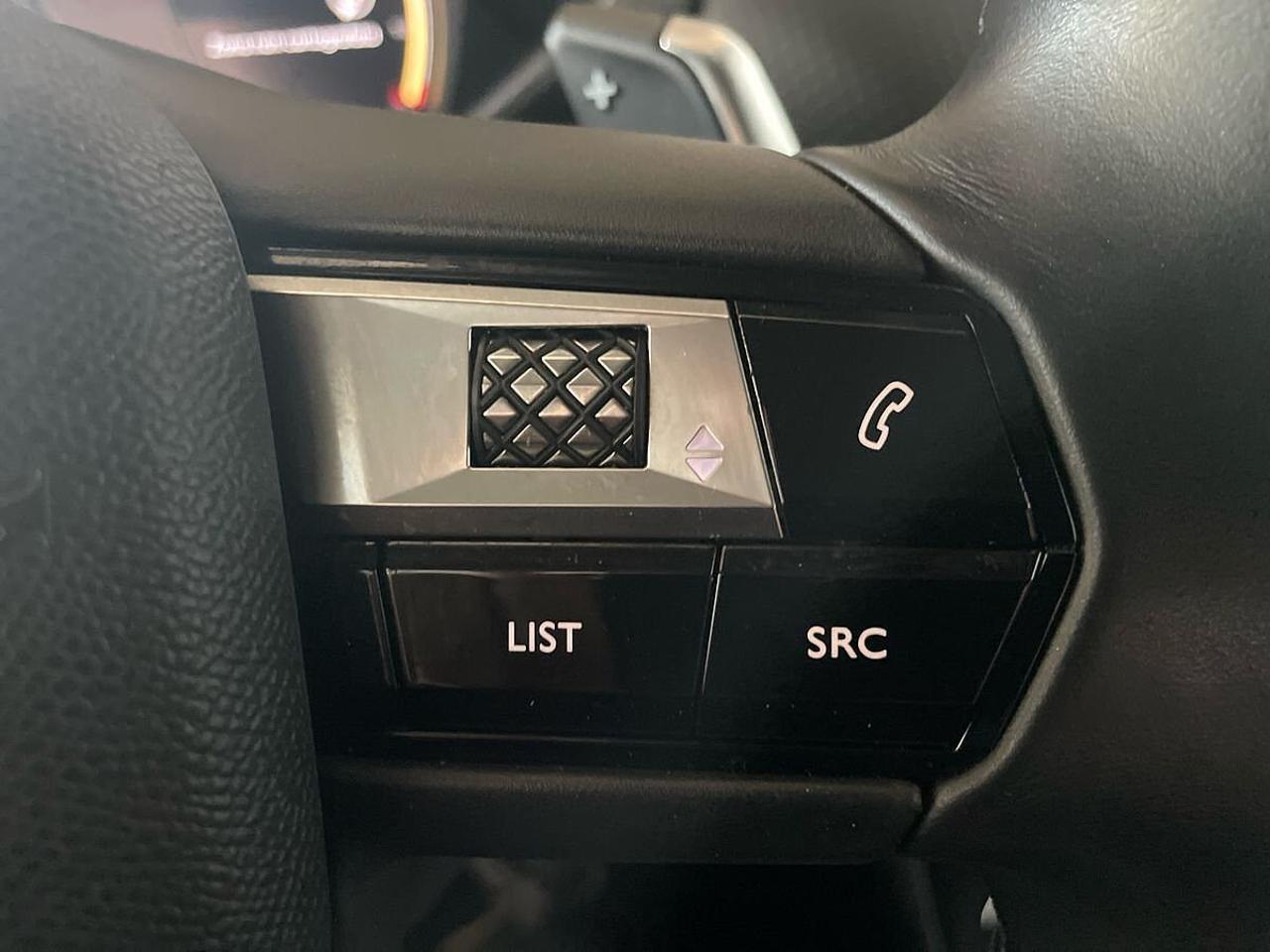 DS DS DS 3 Crossback usata, con calandra nera lucido