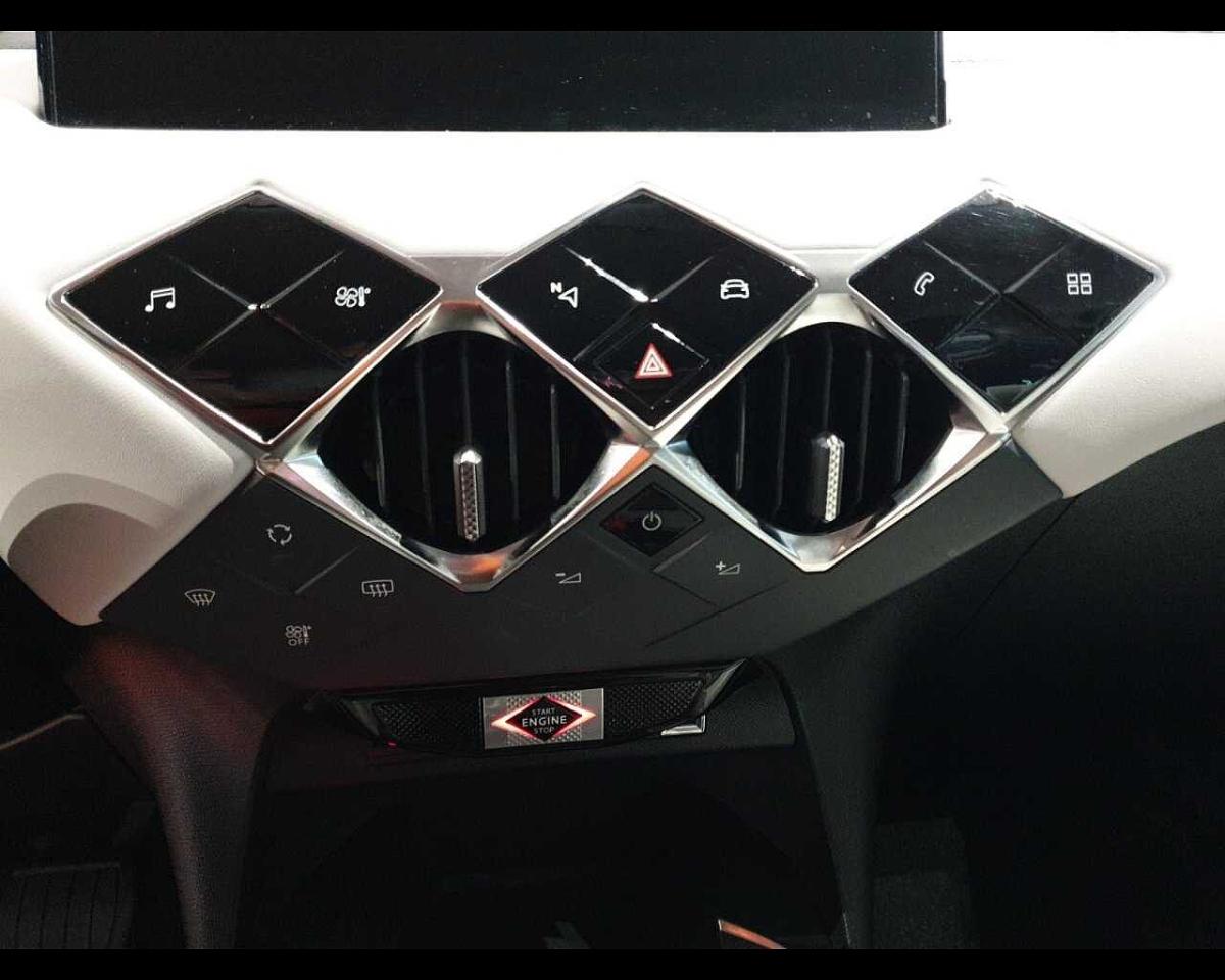 DS DS DS 3 Crossback usata, con sensori luce