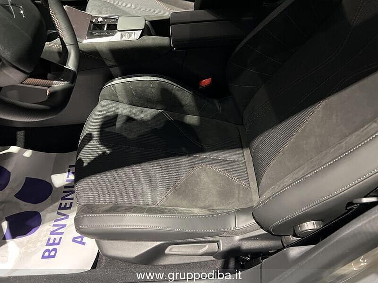 DS DS DS 4 usata, con 2 prese usb posteriori