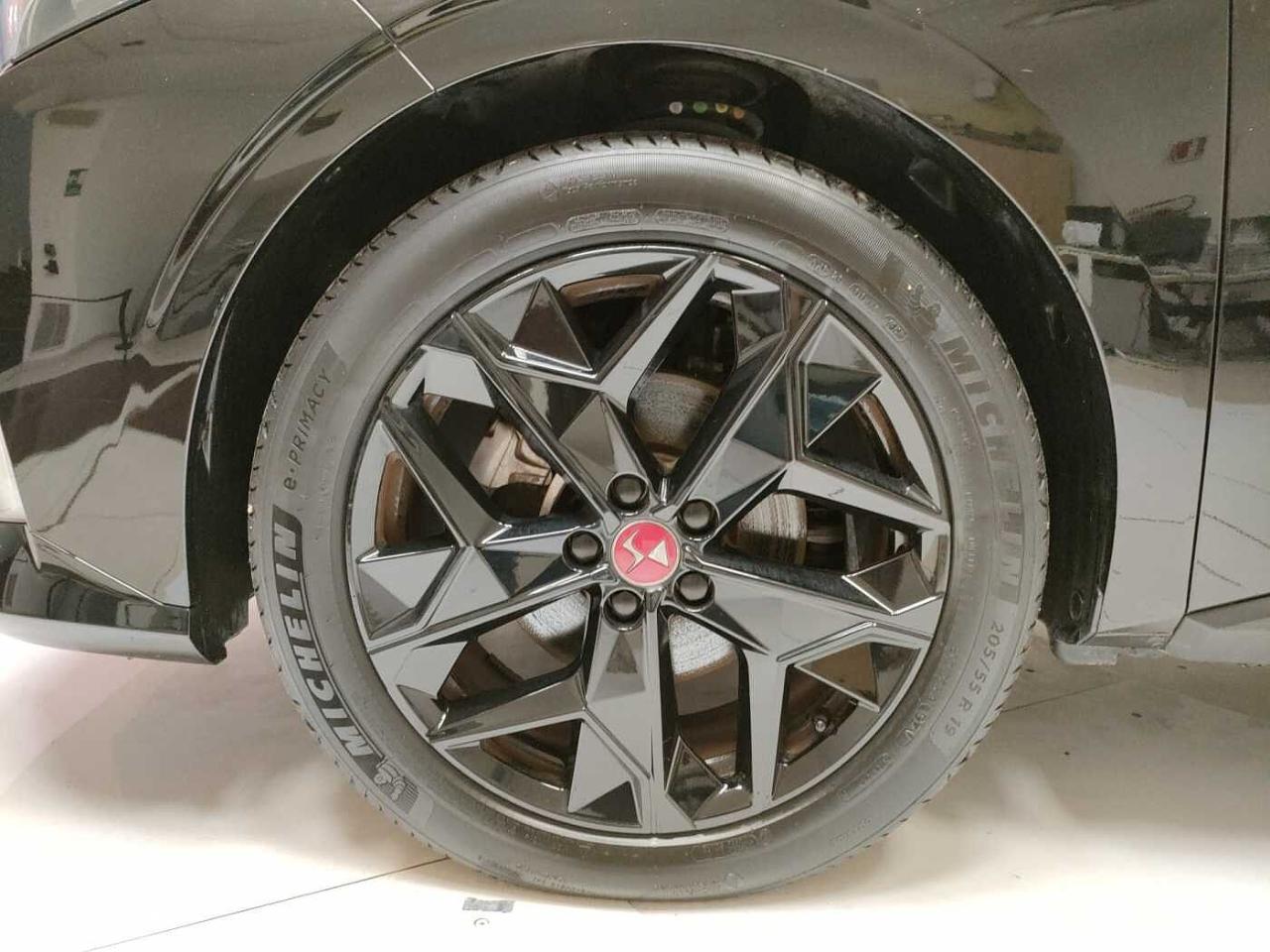 DS DS DS 4 usata, con calandra glossy black