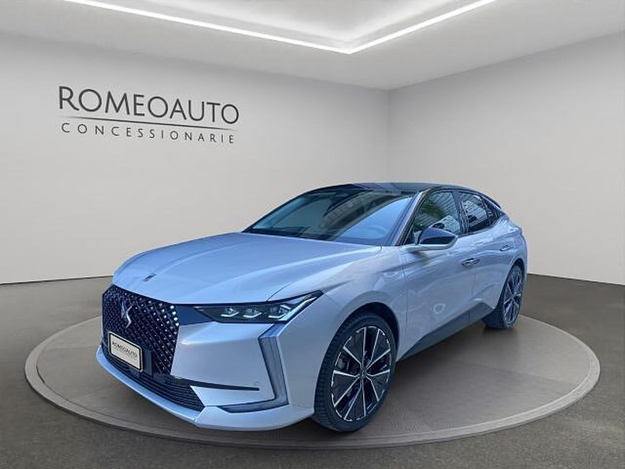 DS DS DS 4 DS 4 E-Tense 225 Plug-In La Première