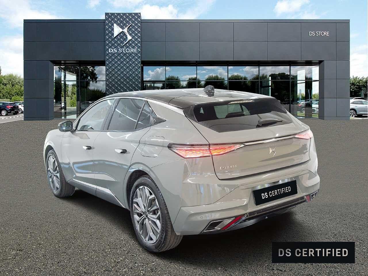DS DS DS 4 usata, con Calandra nera con elementi cromati